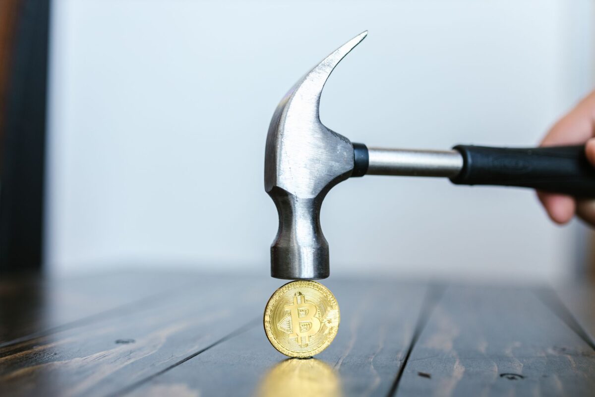 réduire tokens claude qu caveman réduit